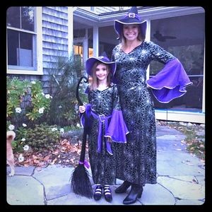 HALLOWEEN! Matching mom/daughter witch costumes.